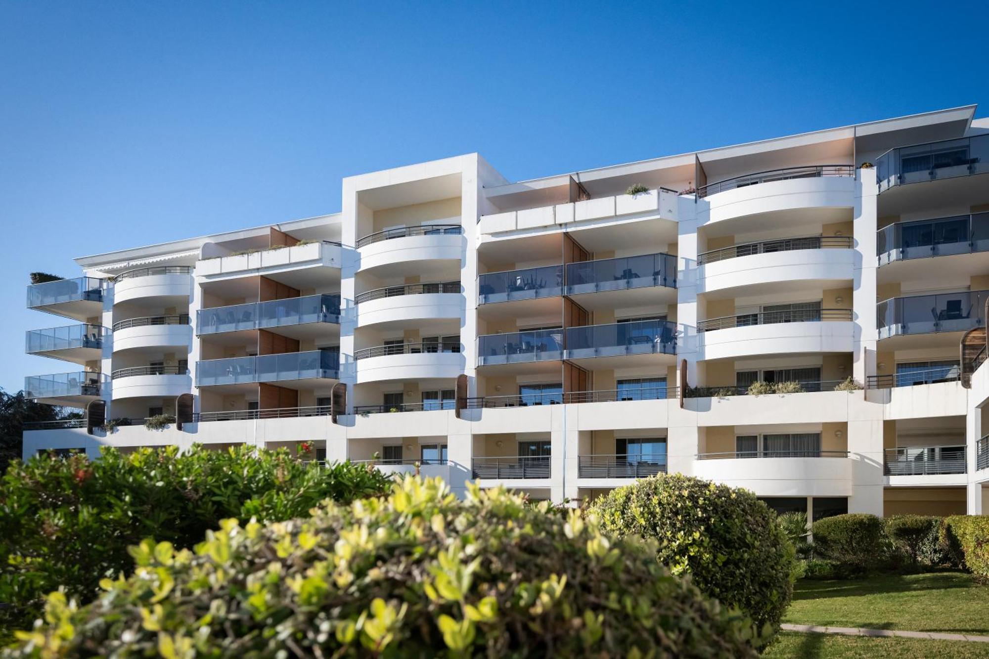 Nemea Appart Hotel Le Lido Cagnes Sur Mer Exterior photo